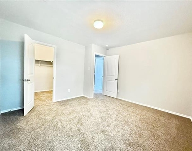 251 Cyrus Street - Photo Thumbnail 31