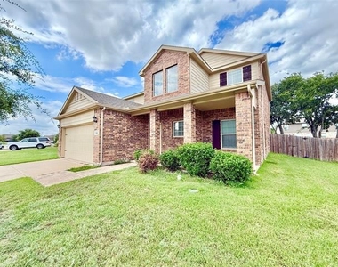 251 Cyrus Street - Photo Thumbnail 2