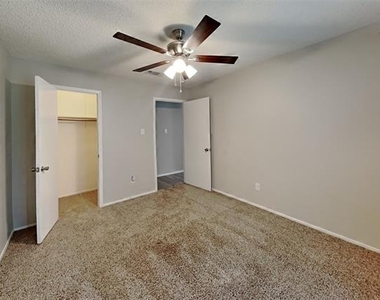 621 Barkridge Trail - Photo Thumbnail 11