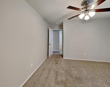 621 Barkridge Trail - Photo Thumbnail 13
