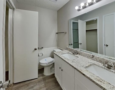 621 Barkridge Trail - Photo Thumbnail 9