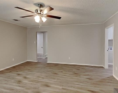 621 Barkridge Trail - Photo Thumbnail 3