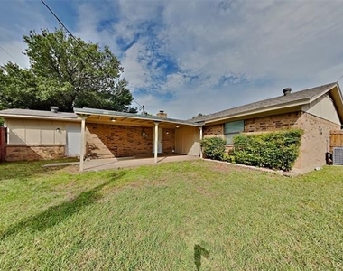 621 Barkridge Trail - Photo Thumbnail 16