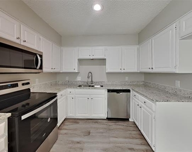 621 Barkridge Trail - Photo Thumbnail 5