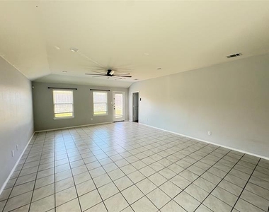 215 Woodland Street - Photo Thumbnail 4