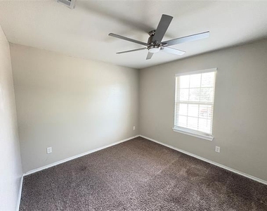 215 Woodland Street - Photo Thumbnail 9