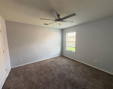 215 Woodland Street - Photo Thumbnail 10