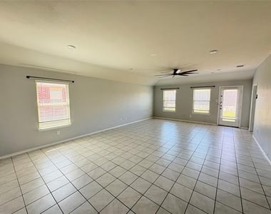 215 Woodland Street - Photo Thumbnail 3