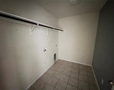 215 Woodland Street - Photo Thumbnail 12