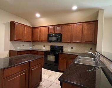 2774 Waterfall Drive - Photo Thumbnail 15