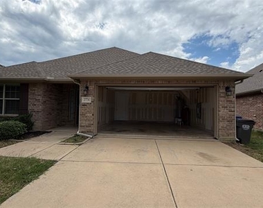 2774 Waterfall Drive - Photo Thumbnail 23