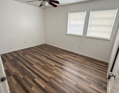 6067 Milton Street - Photo Thumbnail 8