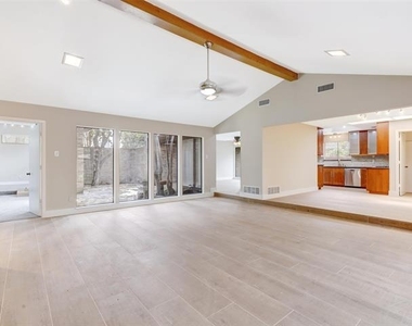 6915 Clearhaven Drive - Photo Thumbnail 2