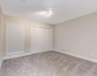 6915 Clearhaven Drive - Photo Thumbnail 20