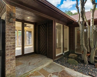 6915 Clearhaven Drive - Photo Thumbnail 23