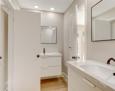 6915 Clearhaven Drive - Photo Thumbnail 22