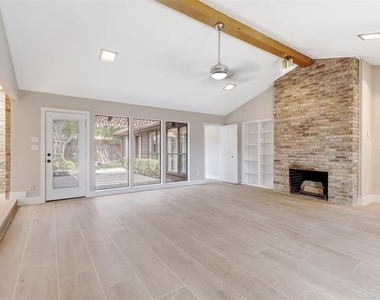 6915 Clearhaven Drive - Photo Thumbnail 3