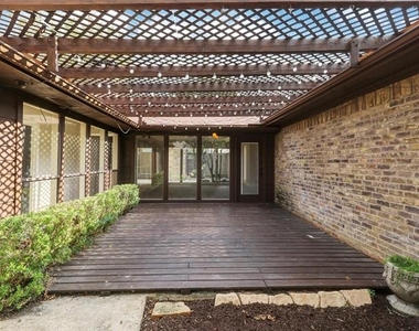 6915 Clearhaven Drive - Photo Thumbnail 24