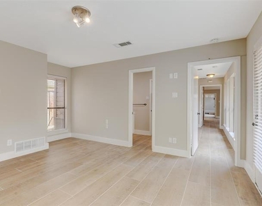 6915 Clearhaven Drive - Photo Thumbnail 21