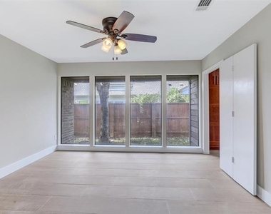 6915 Clearhaven Drive - Photo Thumbnail 11