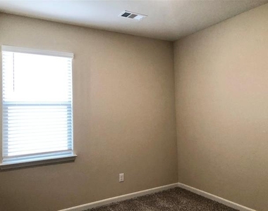 305 Turquoise Lane - Photo Thumbnail 18