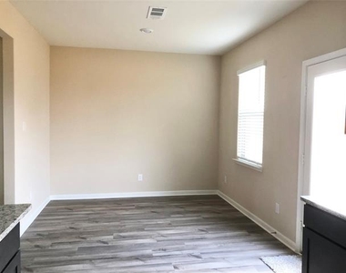 305 Turquoise Lane - Photo Thumbnail 9