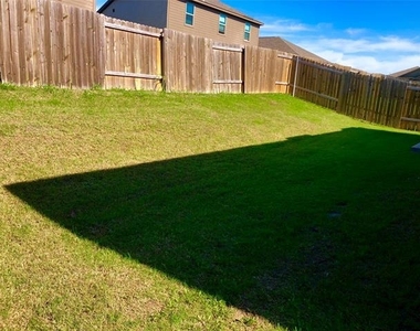 305 Turquoise Lane - Photo Thumbnail 23