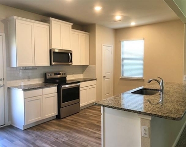 305 Turquoise Lane - Photo Thumbnail 3