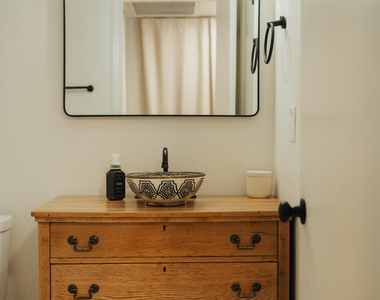 1432 W Emerald Avenue - Photo Thumbnail 8