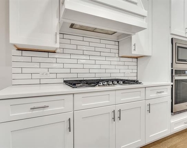 4857 Purlieu Drive - Photo Thumbnail 11