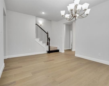 4857 Purlieu Drive - Photo Thumbnail 7