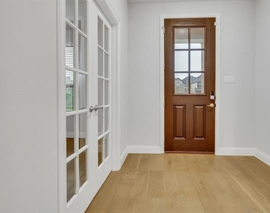 4857 Purlieu Drive - Photo Thumbnail 3