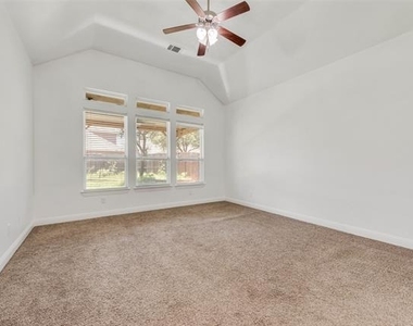 10409 Jackson Hole Lane - Photo Thumbnail 15