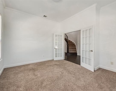 10409 Jackson Hole Lane - Photo Thumbnail 9