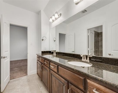 10409 Jackson Hole Lane - Photo Thumbnail 21