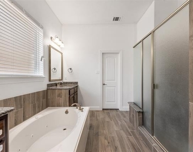 10409 Jackson Hole Lane - Photo Thumbnail 16