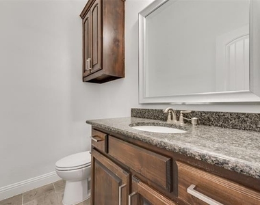 10409 Jackson Hole Lane - Photo Thumbnail 17