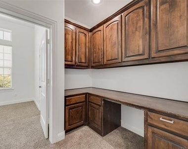 10409 Jackson Hole Lane - Photo Thumbnail 26