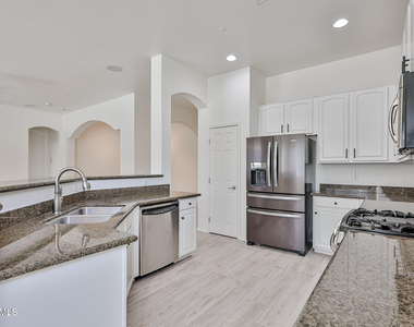 30870 N 125th Drive - Photo Thumbnail 8