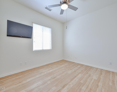 30870 N 125th Drive - Photo Thumbnail 18