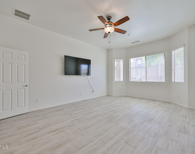 30870 N 125th Drive - Photo Thumbnail 25