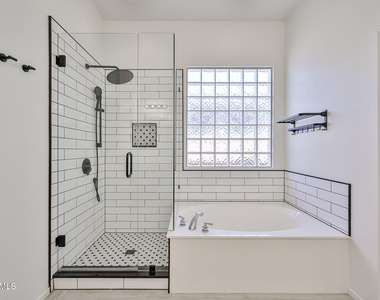 30870 N 125th Drive - Photo Thumbnail 27