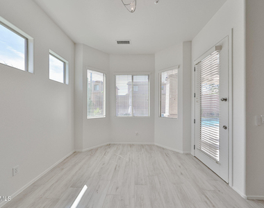 30870 N 125th Drive - Photo Thumbnail 12