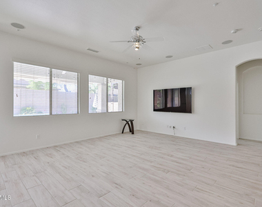 30870 N 125th Drive - Photo Thumbnail 5
