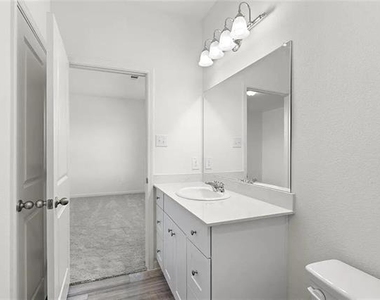 783 Camden Drive - Photo Thumbnail 10