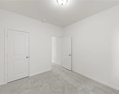 783 Camden Drive - Photo Thumbnail 7