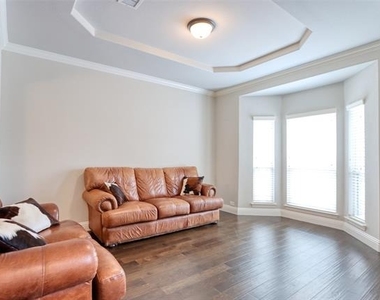 2601 Grouse Hollow Way - Photo Thumbnail 10