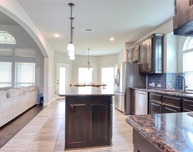 2601 Grouse Hollow Way - Photo Thumbnail 15