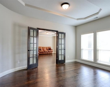 2601 Grouse Hollow Way - Photo Thumbnail 9