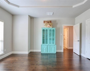 2601 Grouse Hollow Way - Photo Thumbnail 6